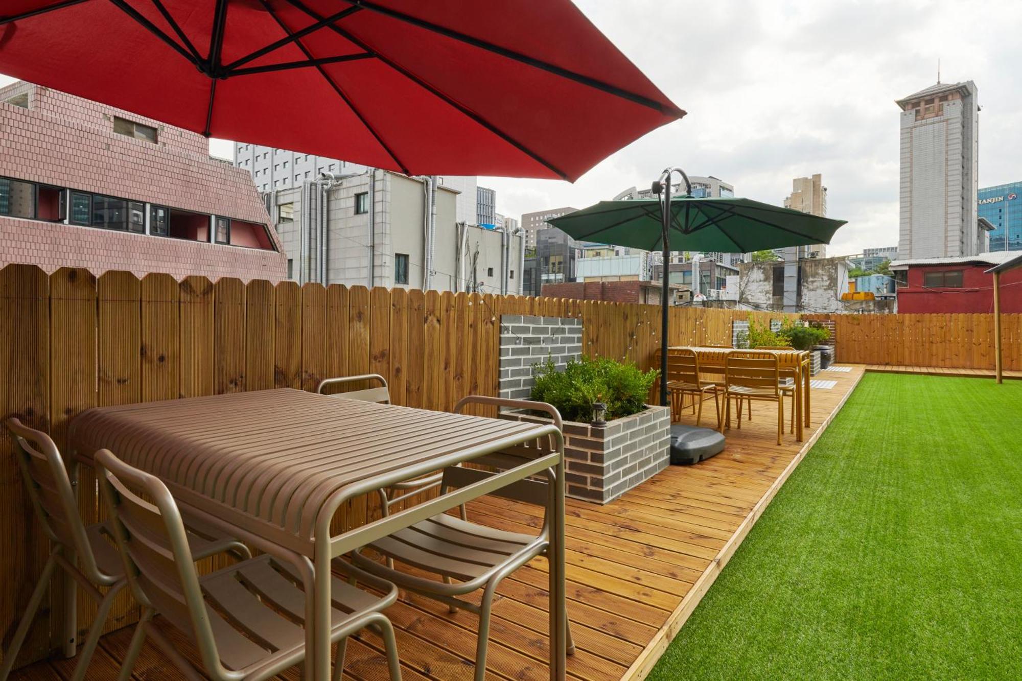 Eight Rest Hostel Myeongdong Сеул Экстерьер фото